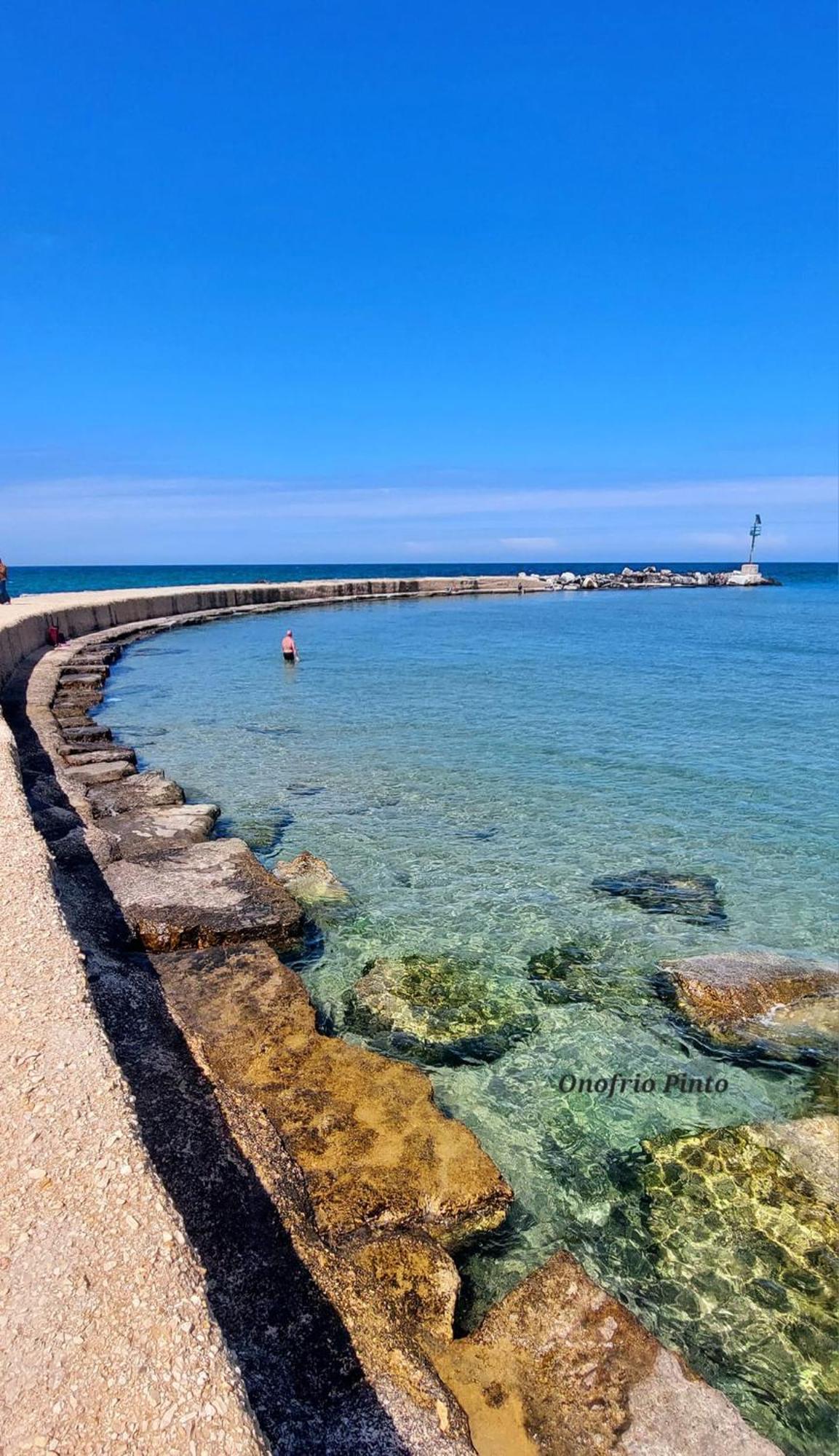 Sea Breeze Villa - Sole Apartment Μπάρι Εξωτερικό φωτογραφία